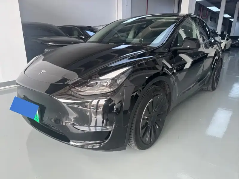 Tesla Model Y, 2022