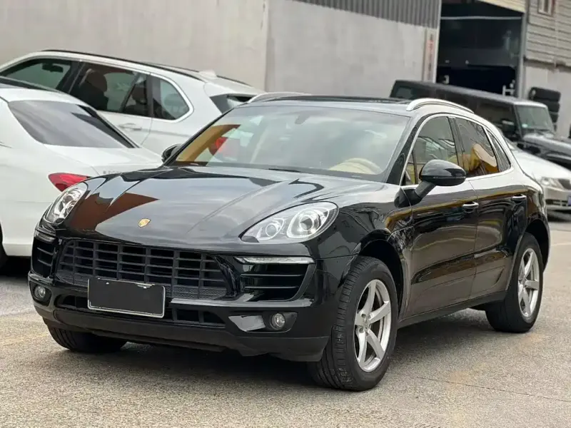 Porsche Macan, 2015
