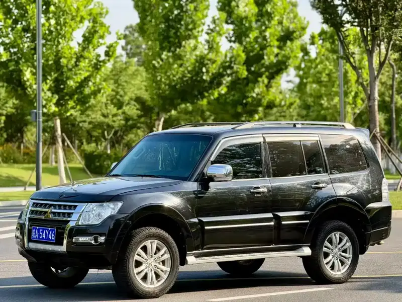 Mitsubishi Pajero (Import), 2019