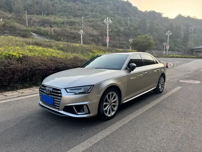 Audi A4L, 2019