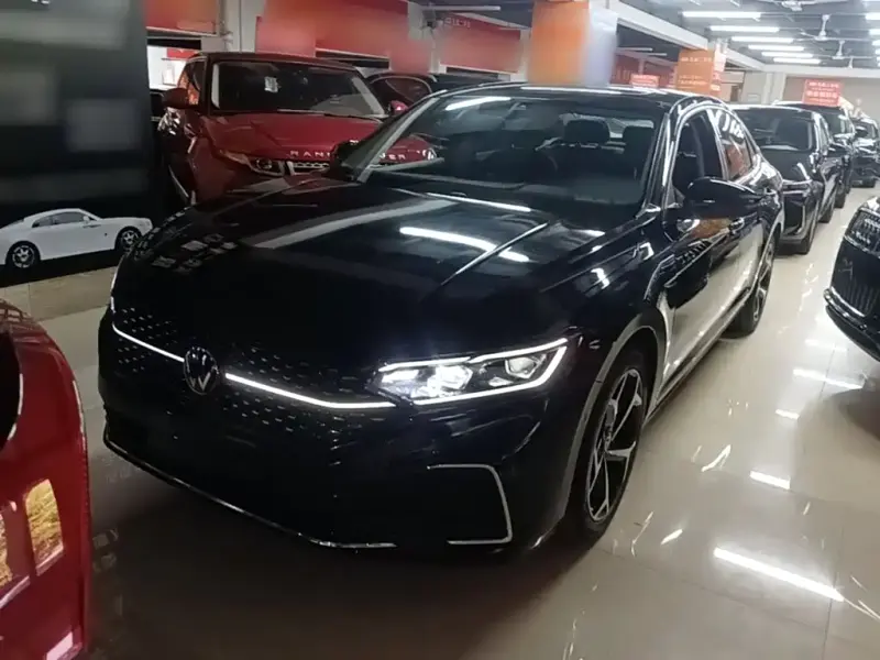 Volkswagen Passat, 2023