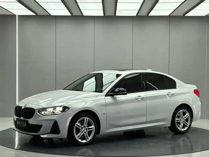 BMW 1 Series, 2022
