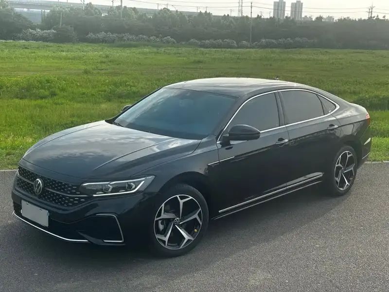 Volkswagen Passat, 2023