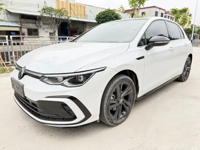 Volkswagen Golf, 2022