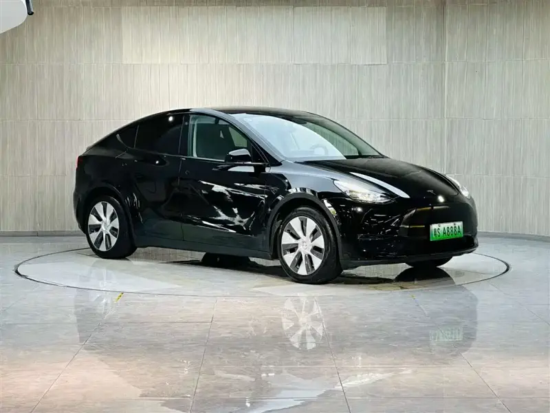 Tesla Model Y, 2021