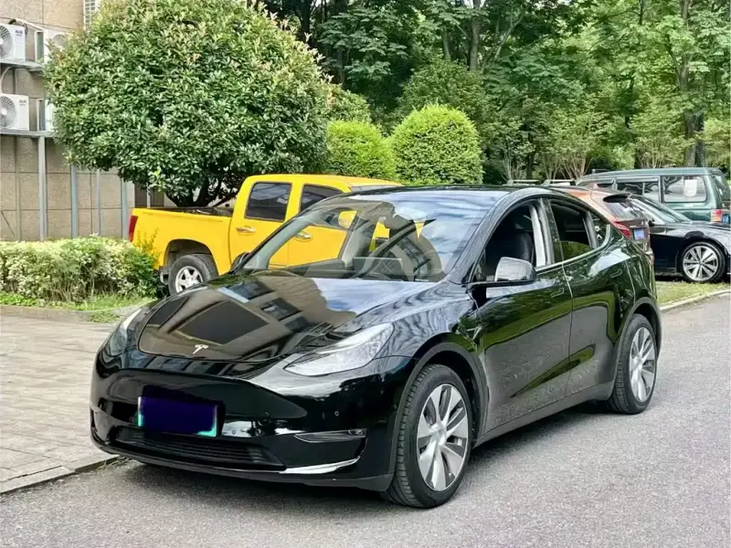Tesla Model Y, 2023