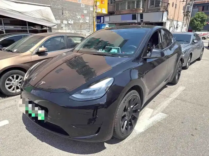 Tesla Model Y, 2023