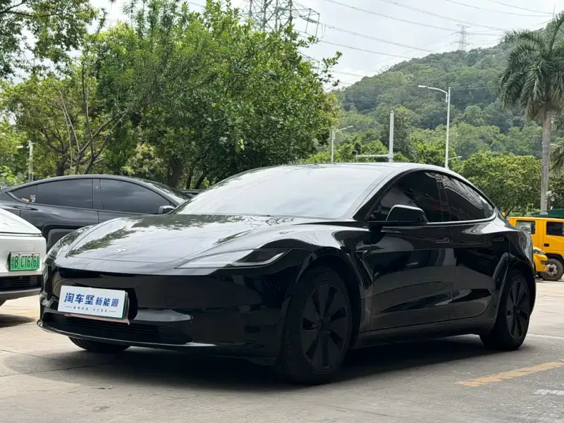 Tesla Model 3, 2024