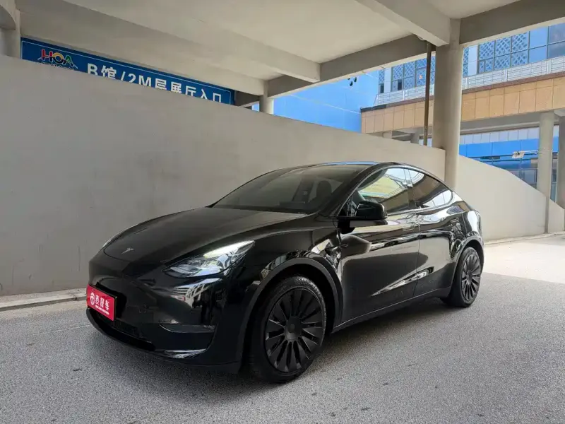 Tesla Model Y, 2022