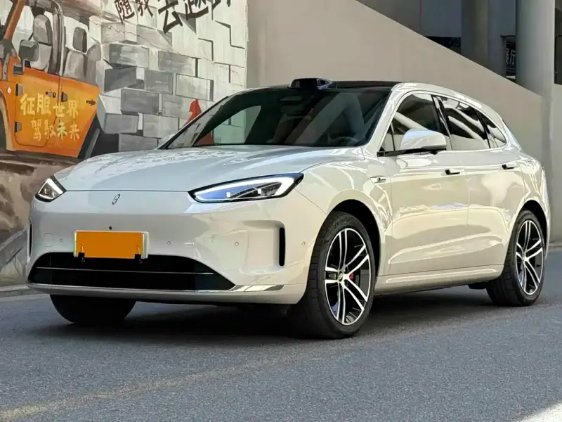 AITO M5, 2025