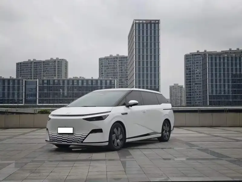 XPeng X9, 2024