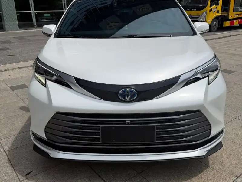 Toyota Sienna, 2024