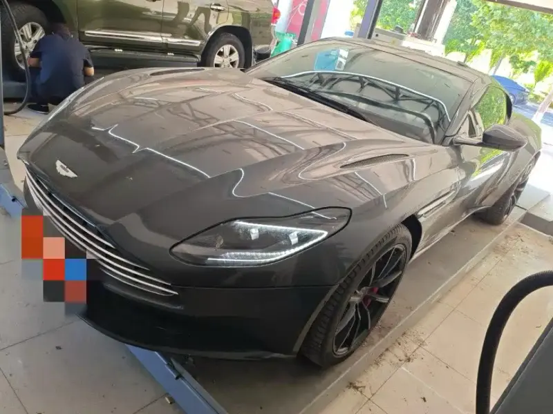 Aston Martin DB11, 2020