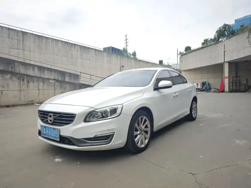 Volvo S60, 2015