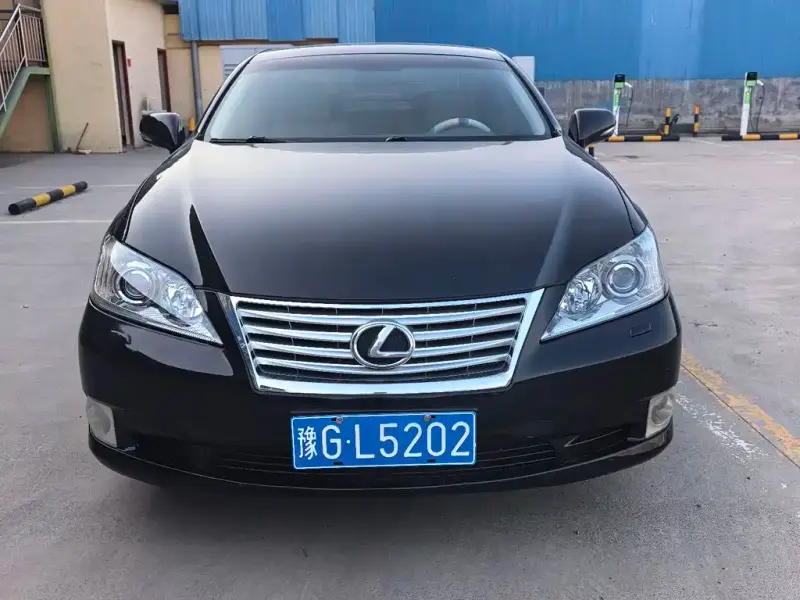 Lexus ES, 2011