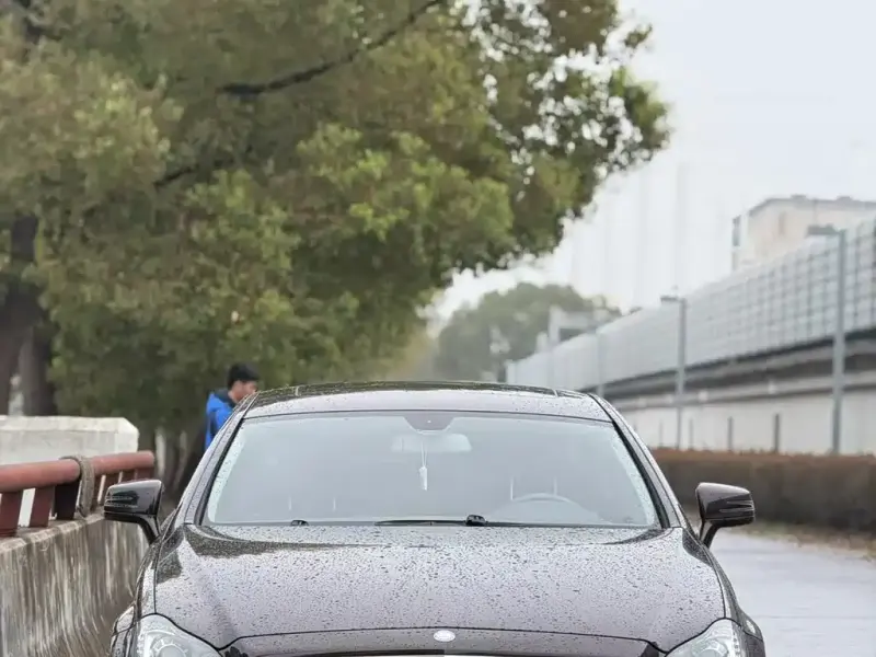 Mercedes-Benz CLS, 2013