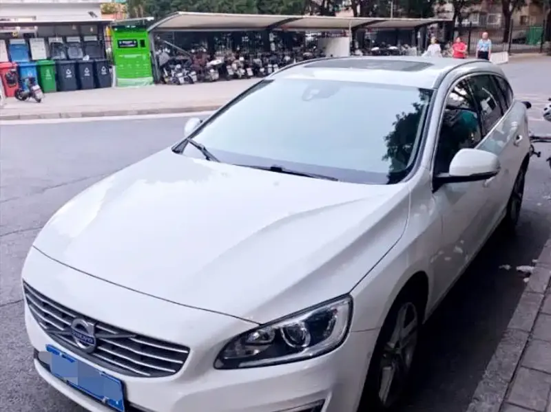 Volvo V60, 2015