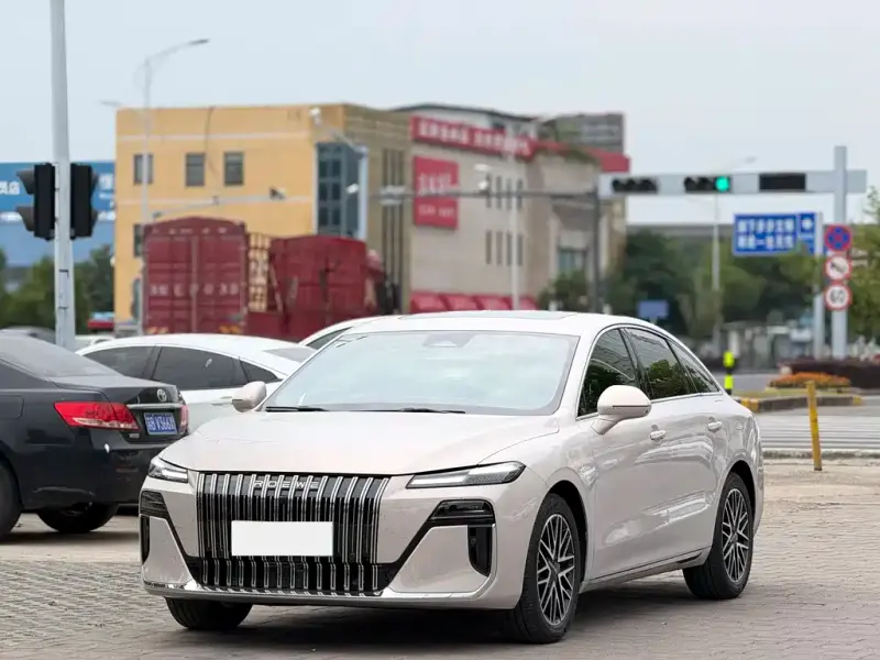 Roewe M7 DMH, 2025