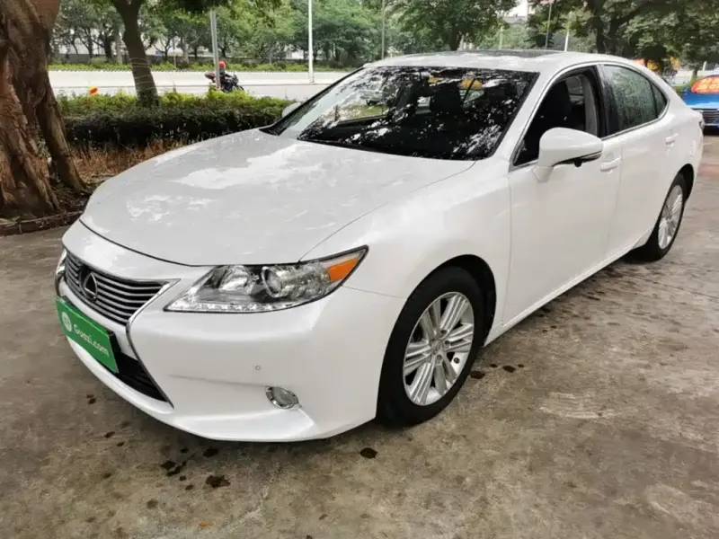 Lexus ES, 2014