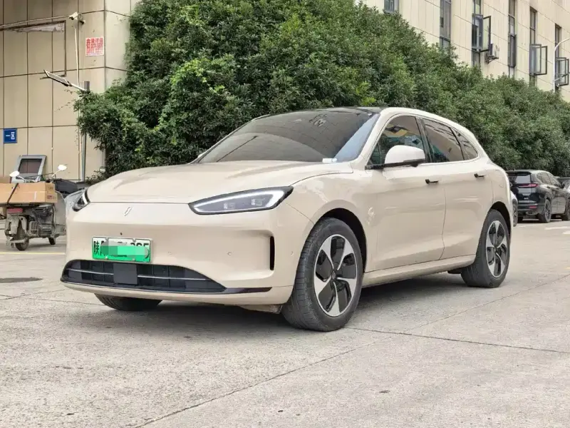 AITO M5, 2023