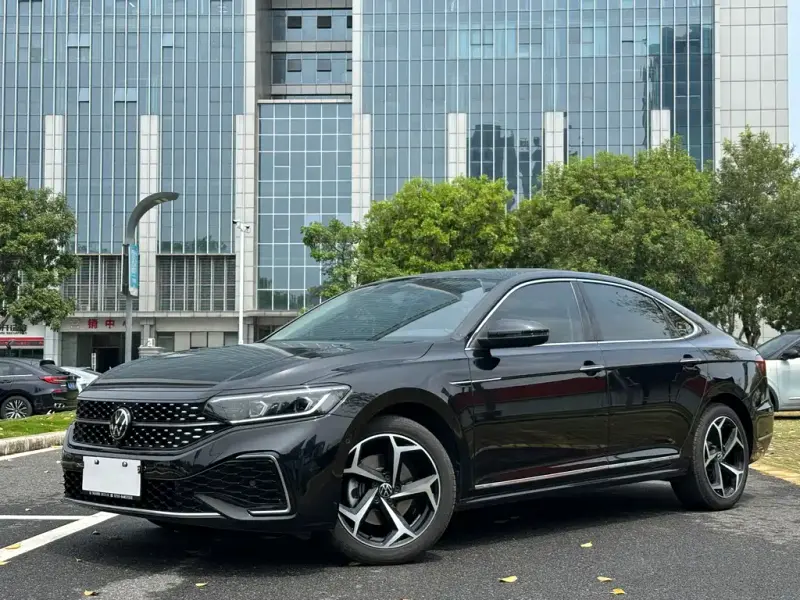 Volkswagen Passat, 2023