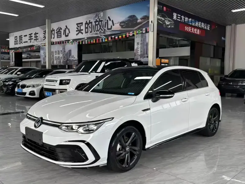 Volkswagen Golf, 2023