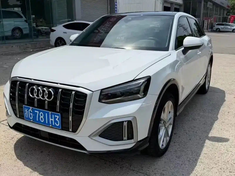 Audi Q2L, 2022