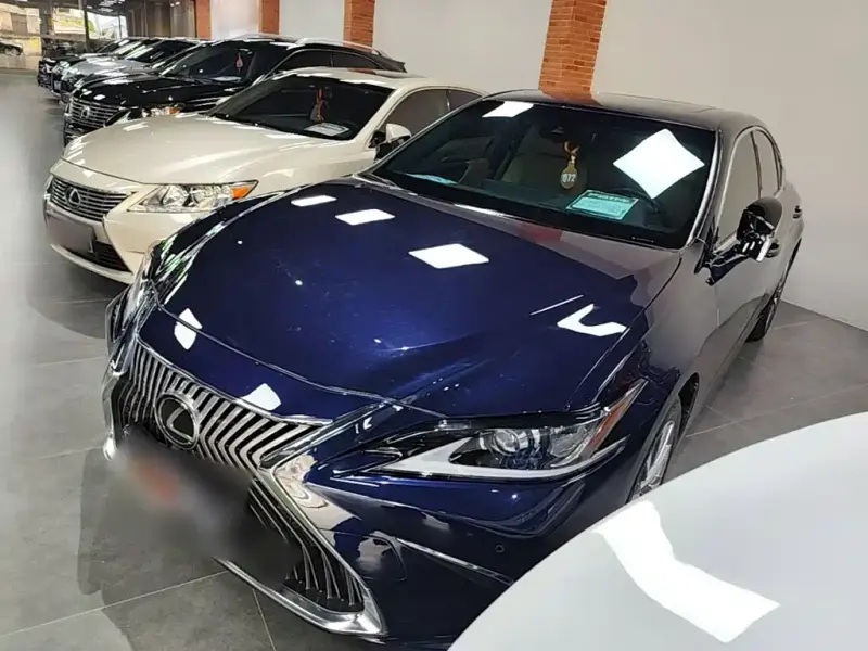Lexus ES, 2021