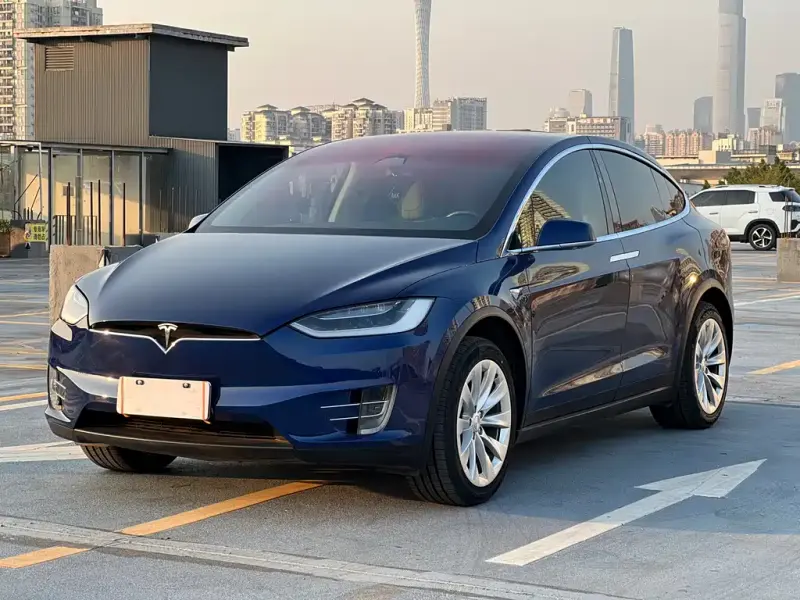 Tesla Model X, 2017