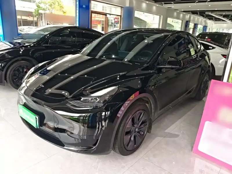 Tesla Model Y, 2023