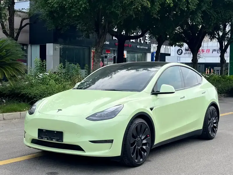 Tesla Model Y, 2022