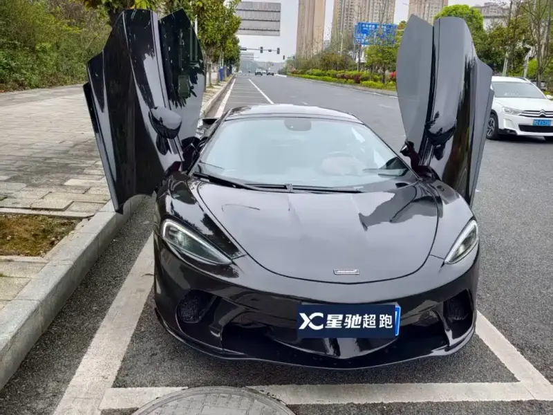 McLaren GT, 2022