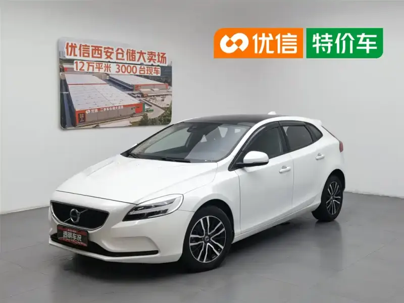 Volvo V40, 2018