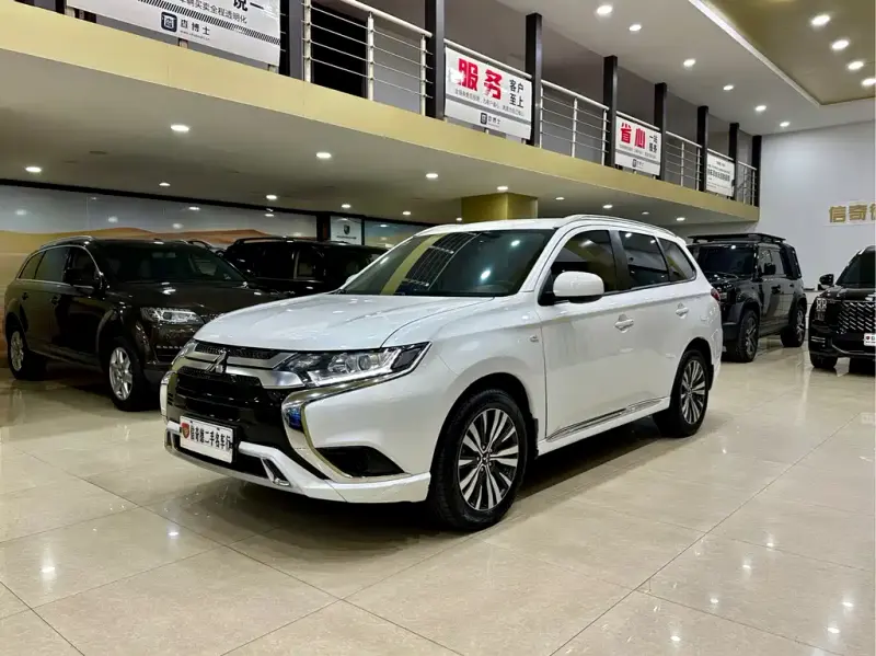 Mitsubishi Outlander, 2021