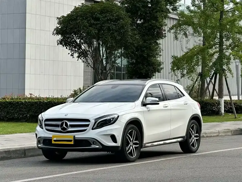 Mercedes-Benz GLA, 2015