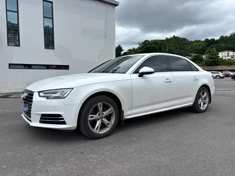 Audi A4L, 2017