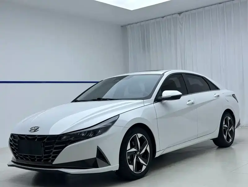 Hyundai Elantra, 2023
