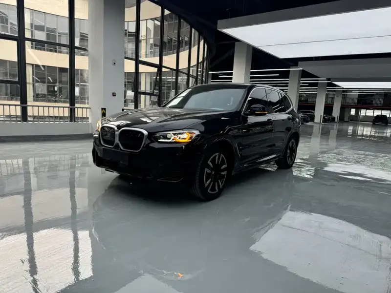 BMW iX3, 2023