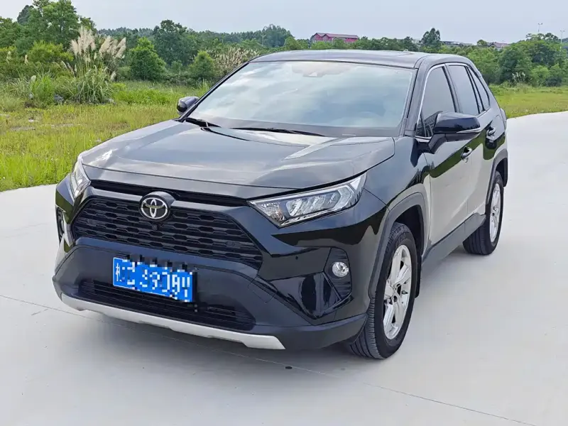 Toyota RAV4, 2023