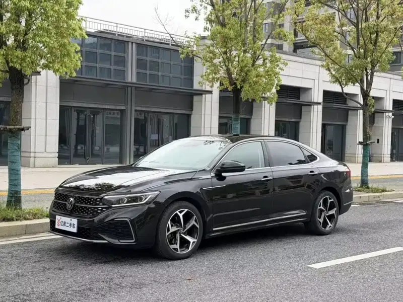 Volkswagen Passat, 2023