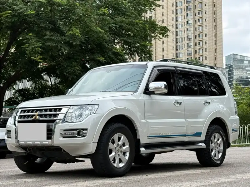 Mitsubishi Pajero (Import), 2019