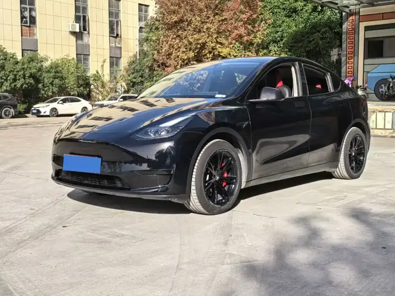Tesla Model Y, 2023