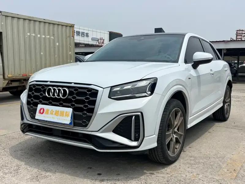 Audi Q2L, 2022