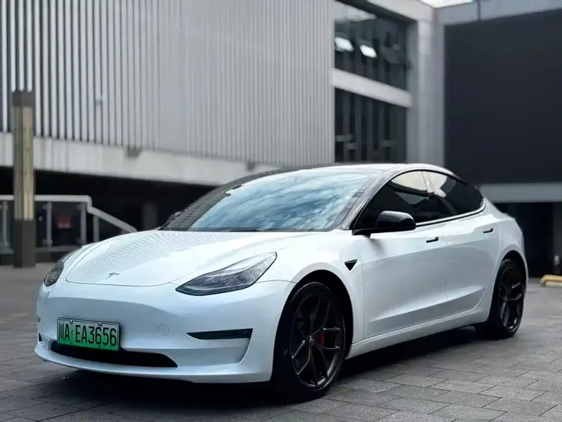 Tesla Model 3, 2021