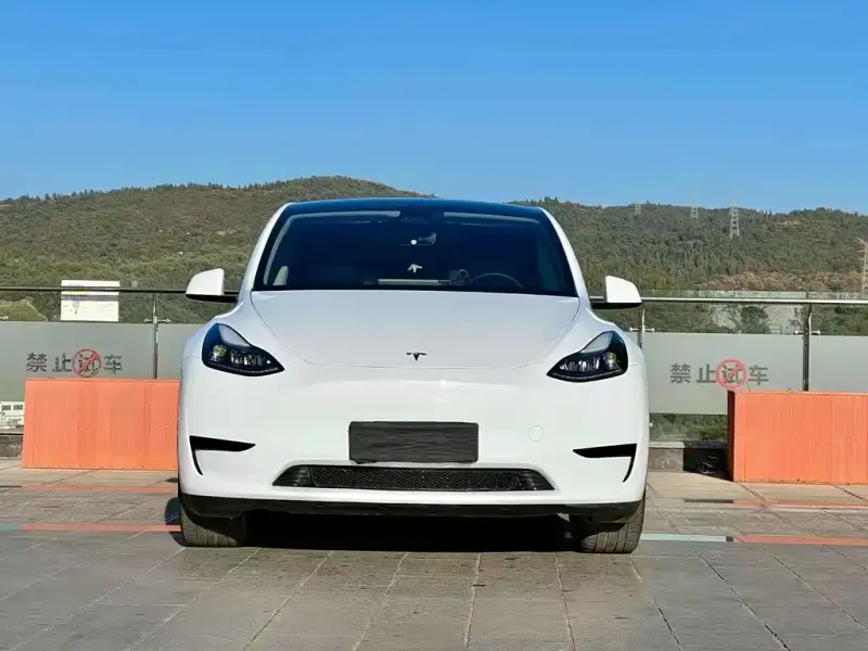 Tesla Model Y, 2023