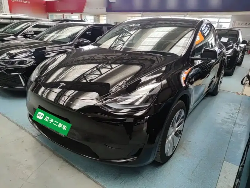 Tesla Model Y, 2023