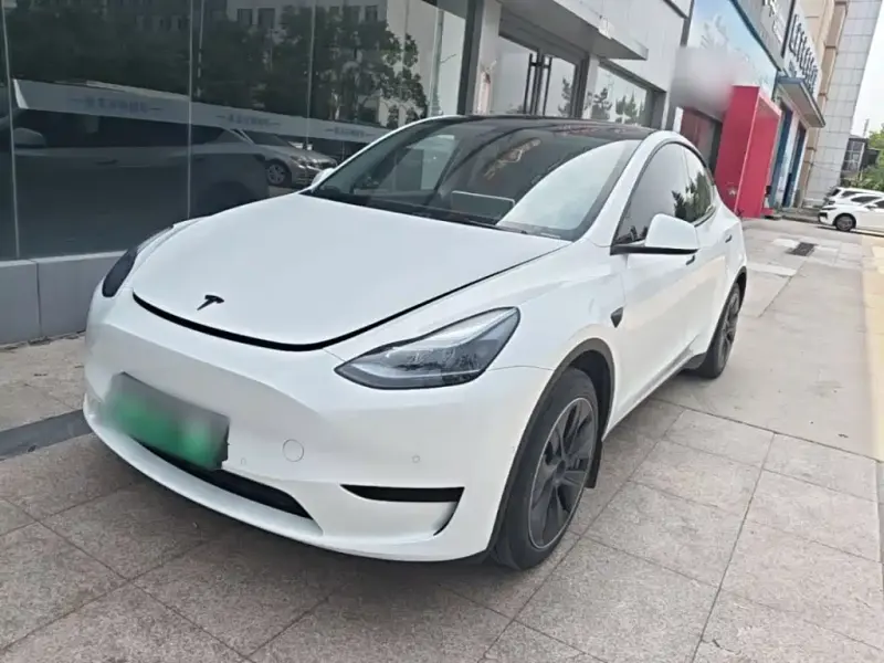 Tesla Model Y, 2023