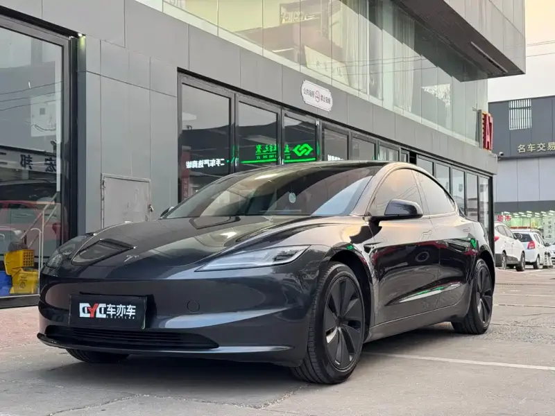 Tesla Model 3, 2024