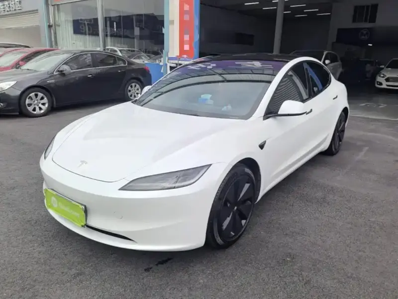 Tesla Model 3, 2024