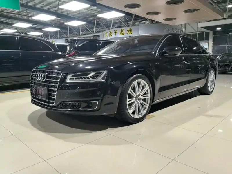 Audi A8, 2015